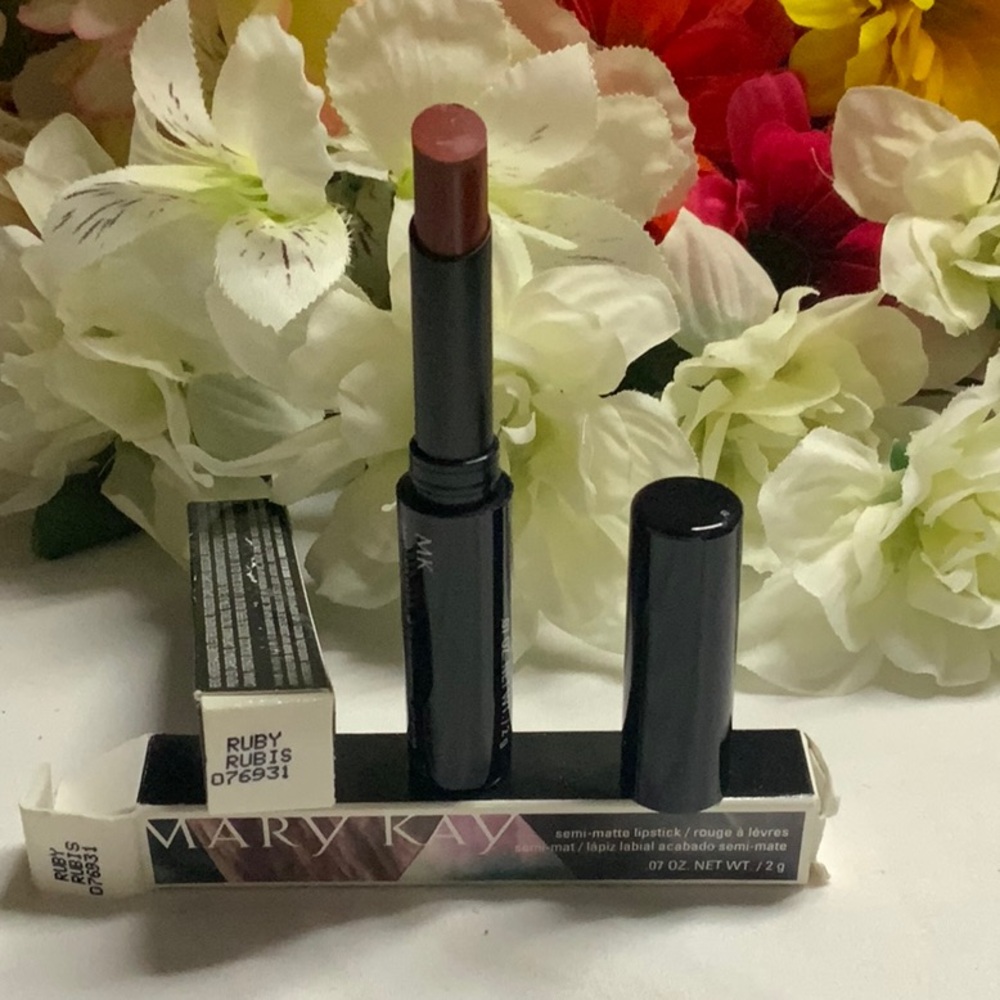 Mary Kay Semi-Matte Lipstick - Ruby Red